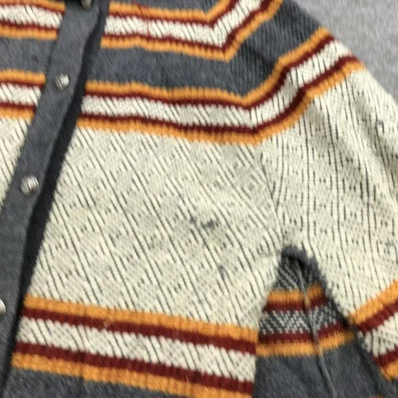 VINTAGE Wool Poncho Cape Womens One Size Gray Fringe Button ILGWU Made USA 70s - Picture 4 of 15